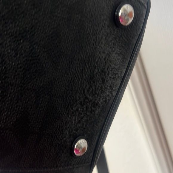 MICHAEL KORS Black Hand Bag - Picture 11 of 16